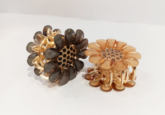 Elegant Sunflower Hair Claw Clips – Set of 2